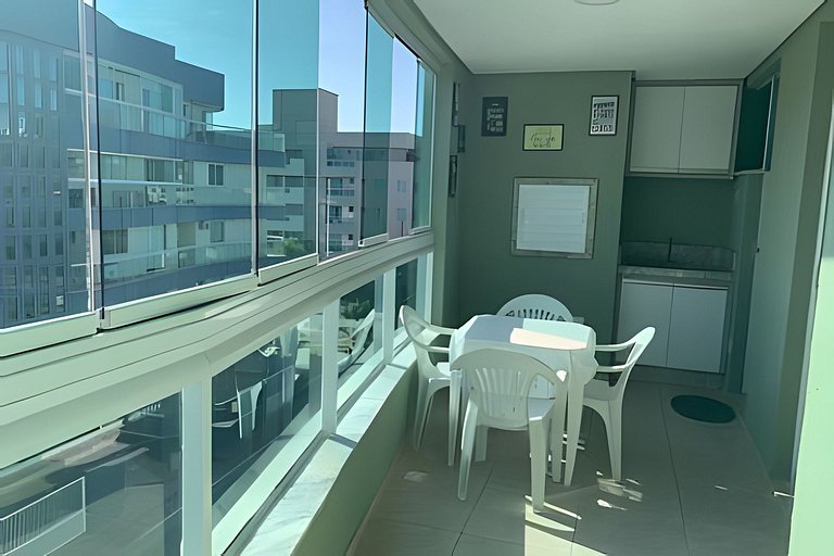 Lindo Apto na Praia de Bombas.