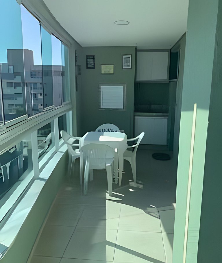 Lindo Apto na Praia de Bombas.