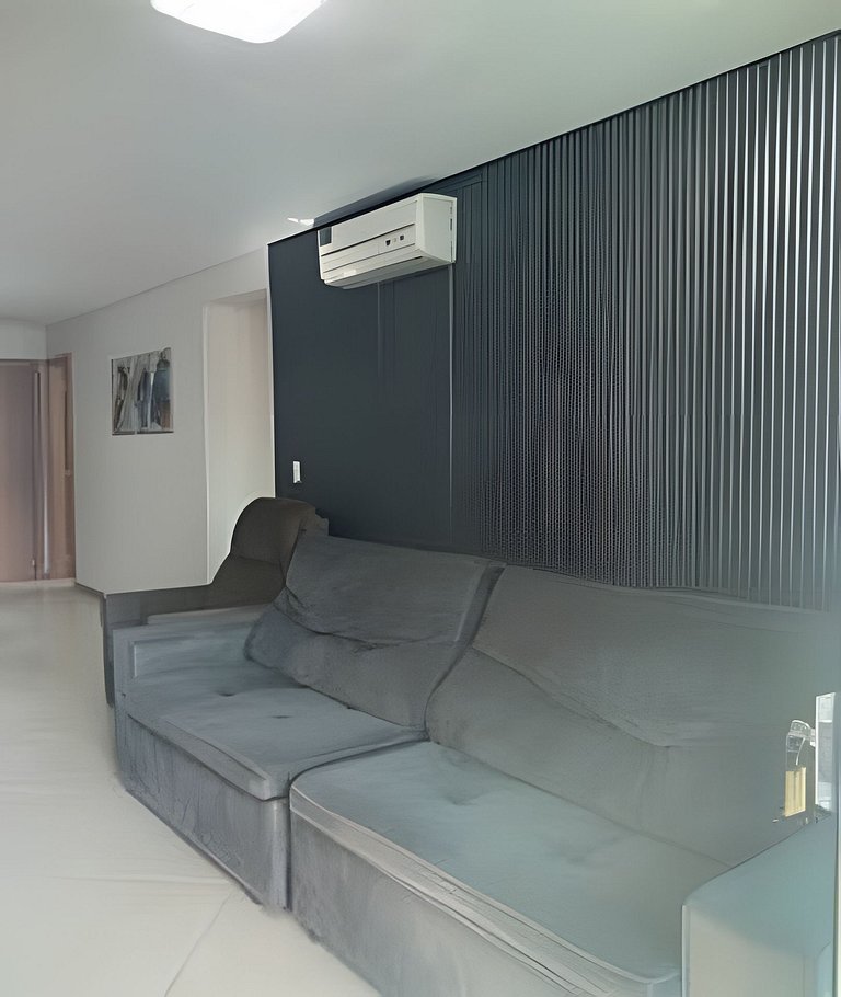 Lindo Apto na Praia de Bombas.