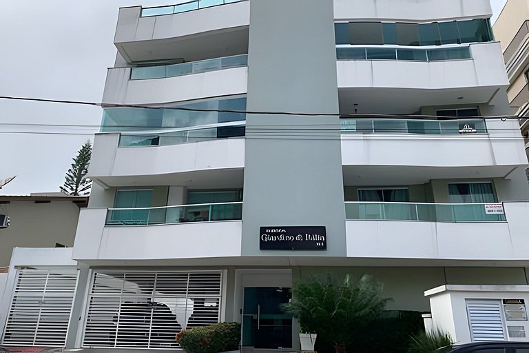 Lindo Apto na Praia de Bombas.