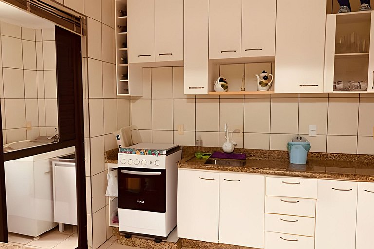 Apartamento no Centro de Bombinhas a 100m da Praia