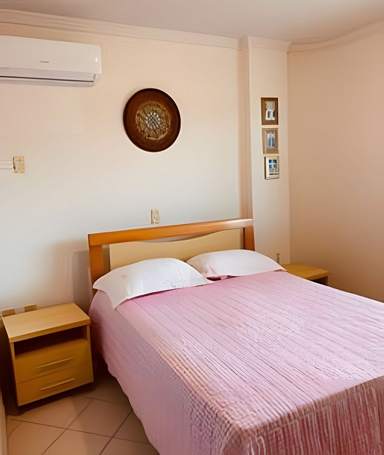 Apartamento no Centro de Bombinhas a 100m da Praia