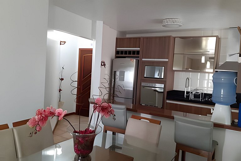 Apartamento a 60 metros da praia em Bombas.