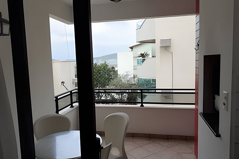 Apartamento a 60 metros da praia em Bombas.