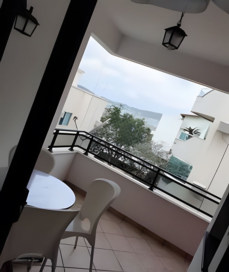 Apartamento a 60 metros da praia em Bombas.