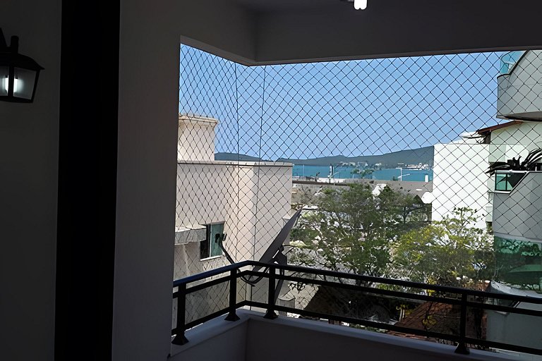 Apartamento a 60 metros da praia em Bombas.