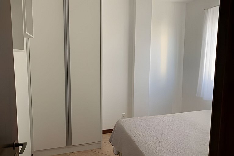 Apartamento a 60 metros da praia em Bombas.