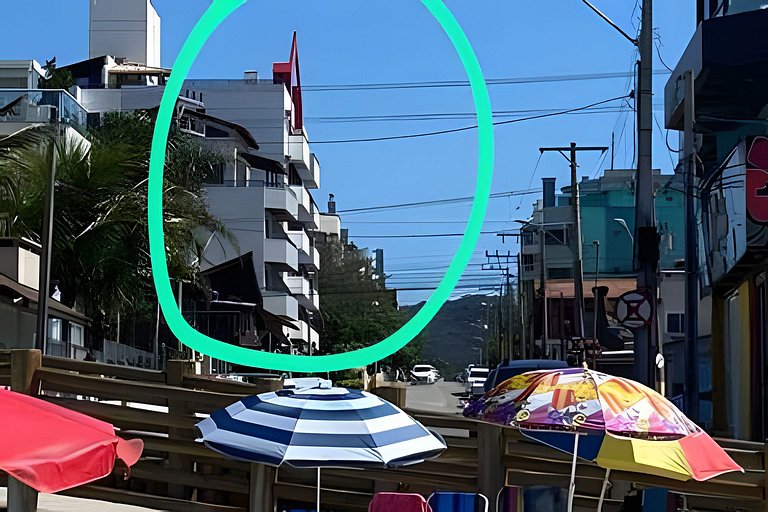 Apartamento a 60 metros da praia em Bombas.