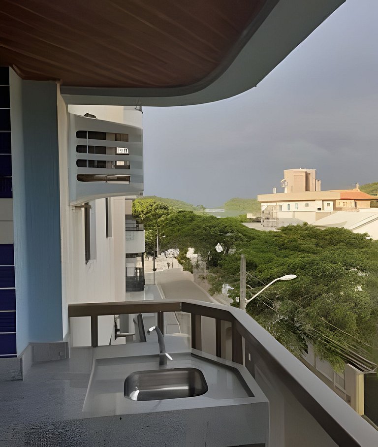 Apto no centro de Bombinhas 100 metros do mar.