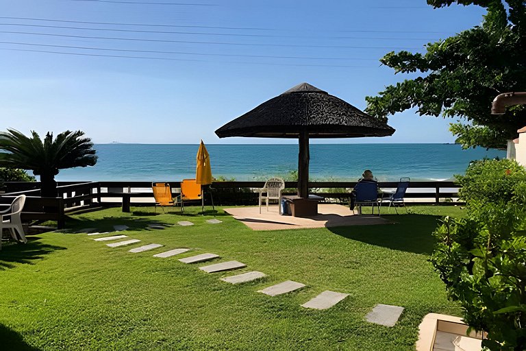 Linda Casa Beira Mar, Centro de Bombinhas SC.