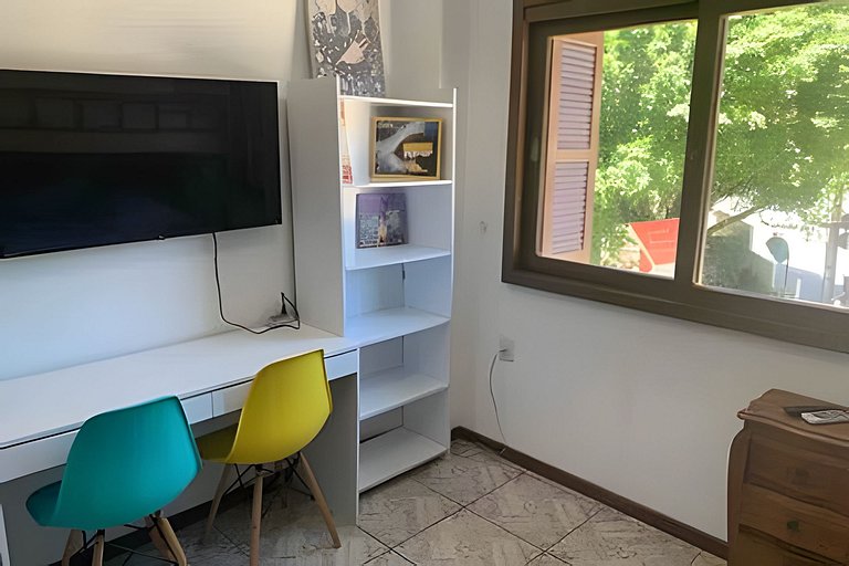 Linda Casa Beira Mar, Centro de Bombinhas SC.