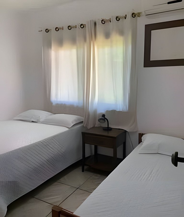 Linda Casa Beira Mar, Centro de Bombinhas SC.