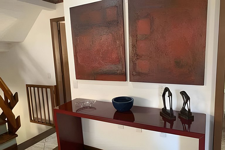 Linda Casa Beira Mar, Centro de Bombinhas SC.