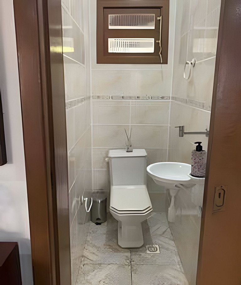 Linda Casa Beira Mar, Centro de Bombinhas SC.