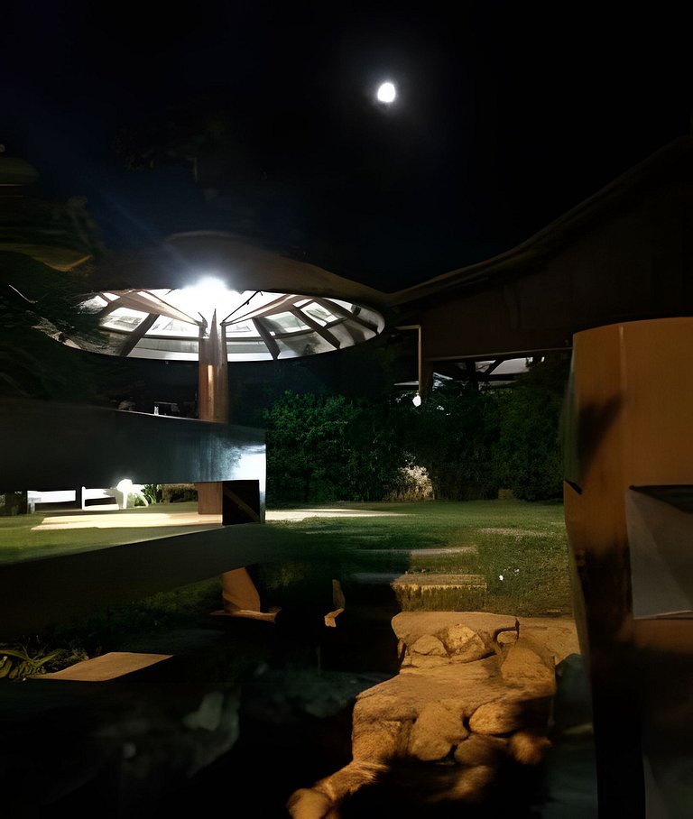 Linda Casa Beira Mar, Centro de Bombinhas SC.