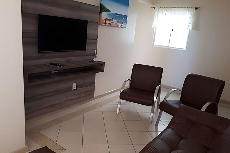 203-Apto à 80 metros do mar no centro de Bombinhas