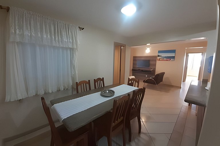 203-Apto à 80 metros do mar no centro de Bombinhas