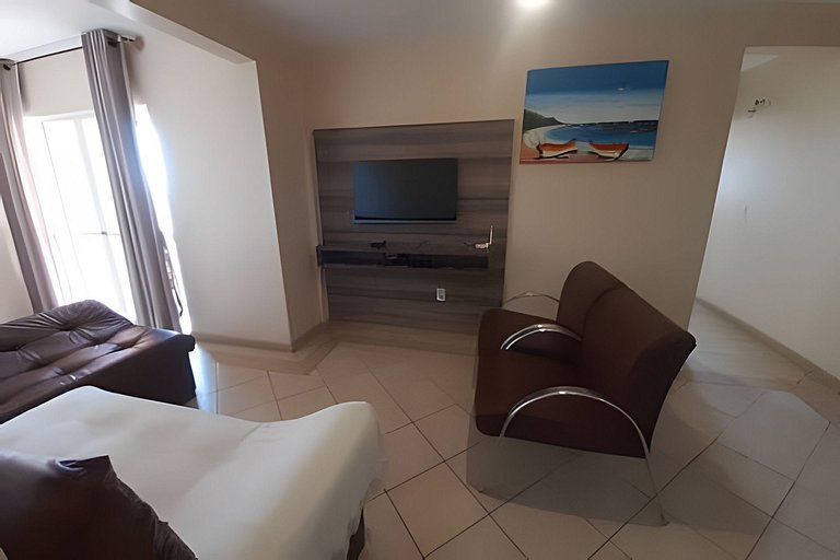 203-Apto à 80 metros do mar no centro de Bombinhas